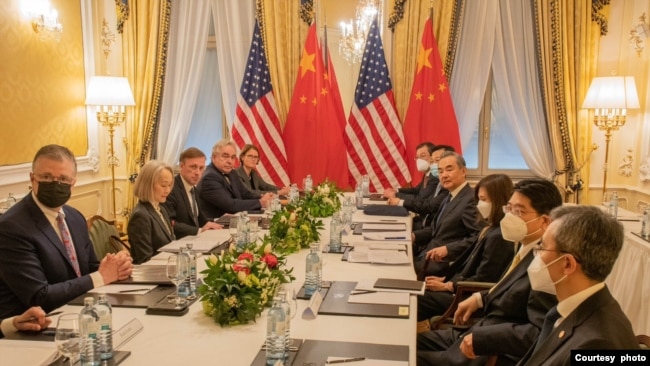 美国国家安全顾问杰克-沙利文会见中国主管外交的最高官员、中共中央外事工作委员会办公室主任王毅。（2023年5月10日）