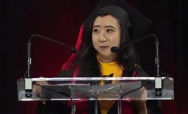 跪舔美国的杨舒平去了韩国，社交平台发言：希望疫情期间尽快回国
