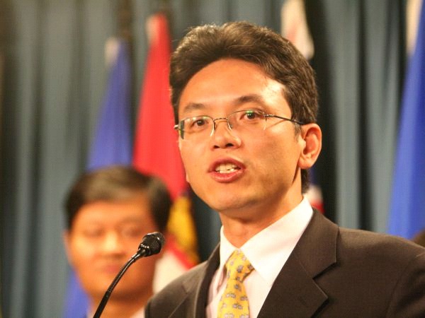 2007-6-7-chengcanada-01.jpg