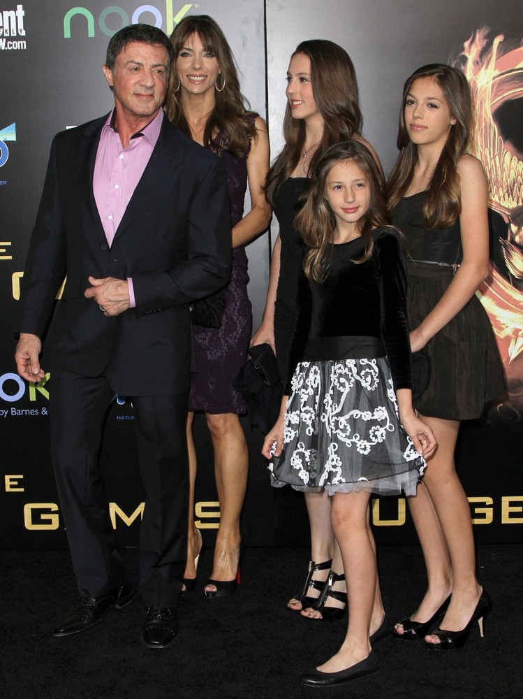 stallone-flavin-premiere-the-hunger-games-03.jpg