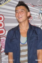 U2190P28T3D3354149F346DT20110708005448_small_h.jpg