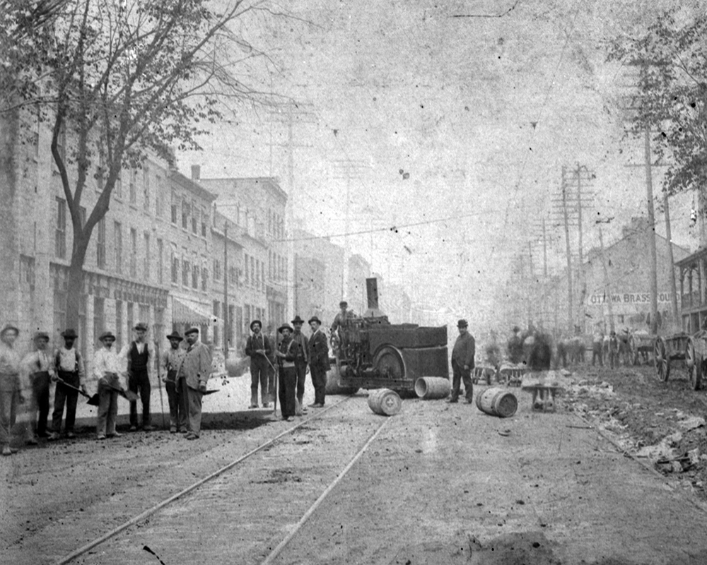 Roadworks on Rideau Street, c.1899 (City of Ottawa Archives)