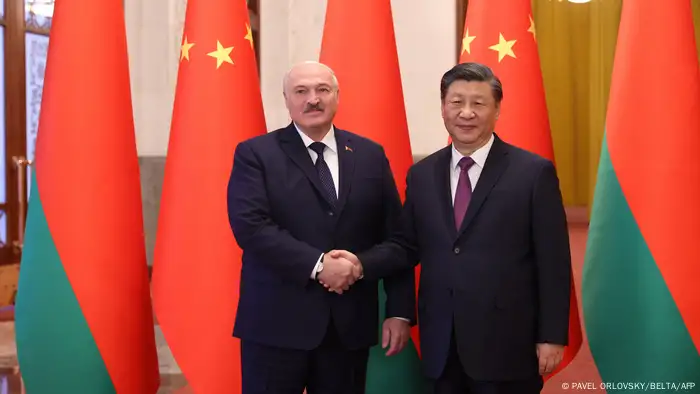 资料照片：3月1日，习近平在北京会见卢卡申科