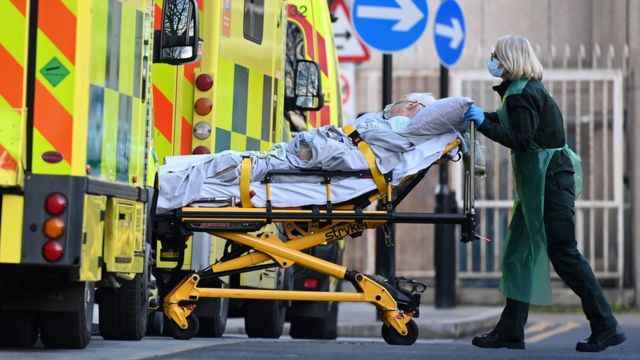 新冠疫情下的医护工作者和病人 新冠疫情下的医护工作者和病人