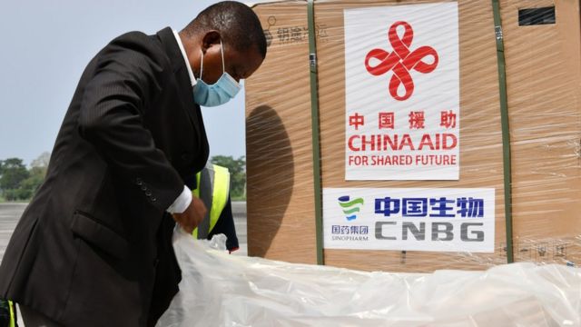 中国向多国捐赠新冠疫苗。 中国向多国捐赠新冠疫苗。