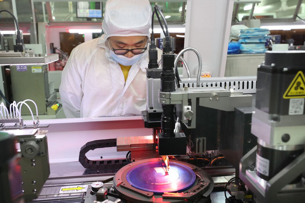 虽然美国已减少了直接来自中国的进口商品,但它们正在通过其他渠道进入美国。 虽然美国已减少了直接来自中国的进口商品,但它们正在通过其他渠道进入美国。