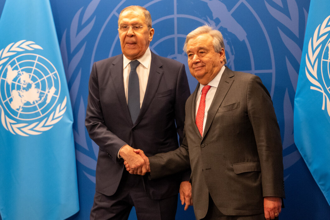 俄罗斯外交部长拉夫罗夫(左)上月会见联合国秘书长古特雷斯。联合国此前一再谴责了俄罗斯对乌克兰的侵略。 俄罗斯外交部长拉夫罗夫(左)上月会见联合国秘书长古特雷斯。联合国此前一再谴责了俄罗斯对乌克兰的侵略。